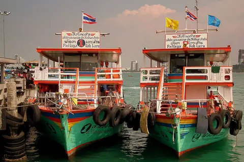 ท่าเรือแหลมบาลีฮาย พัทยา จังหวัดชลบุรี