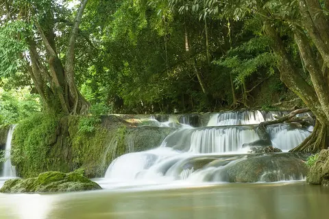 น้ำตกเจ็ดสาวน้อย จังหวัดสระบุรี