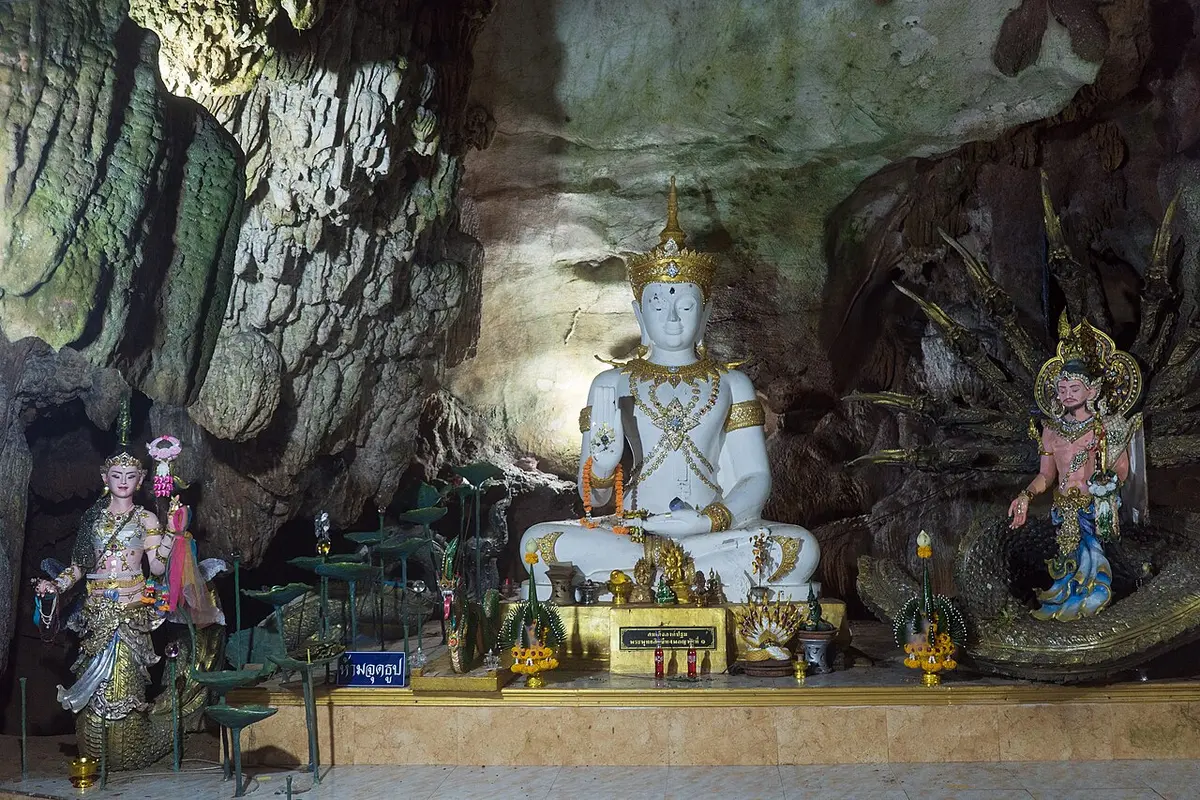 ถ้ำเชียงดาว จังหวัดเชียงใหม่
