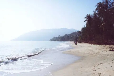 หาดขนอม จังหวัดนครศรีธรรมราช
