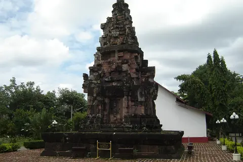 พระธาตุนารายณ์เจงเวง จังหวัดสกลนคร