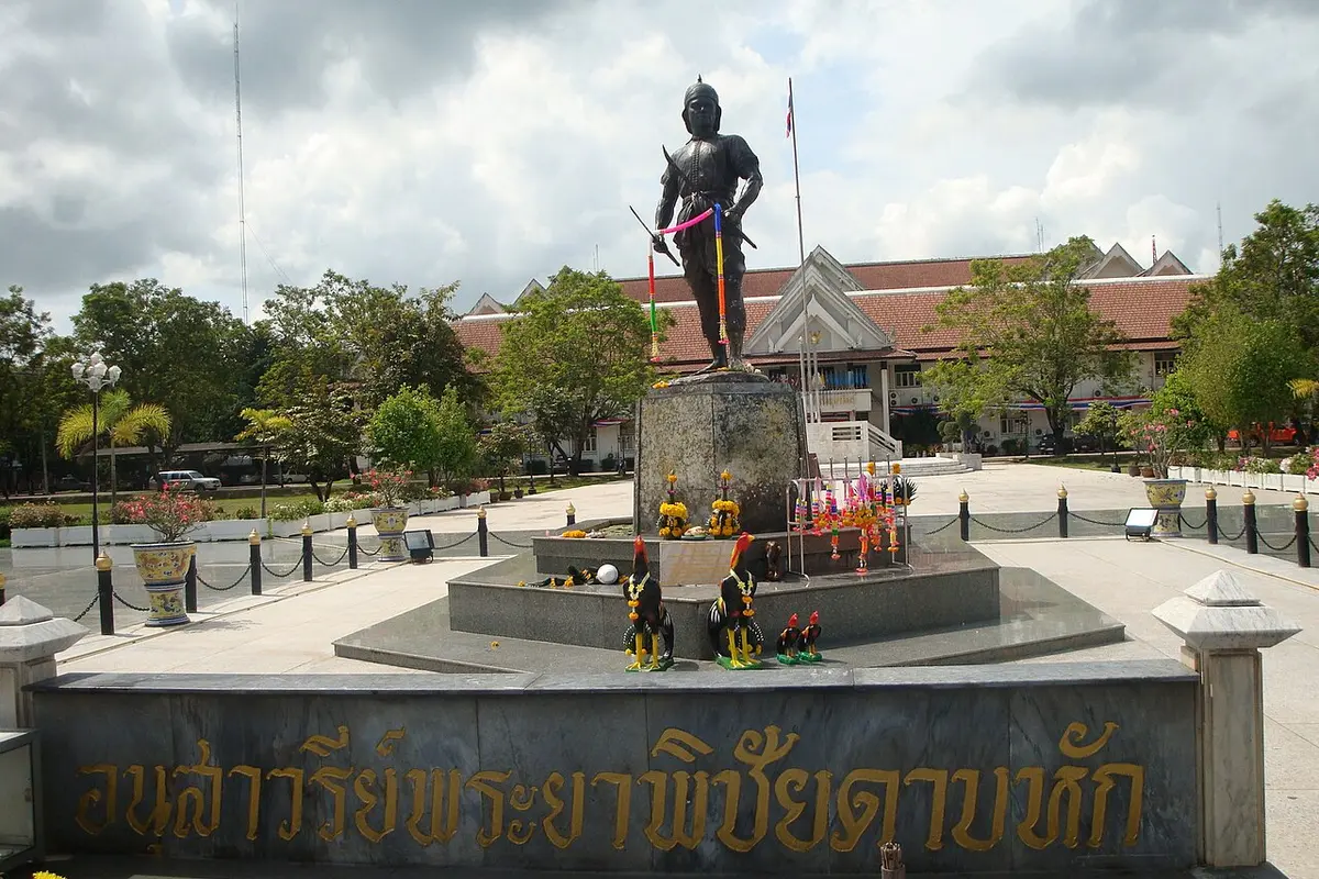 อนุสาวรีย์พระยาพิชัยดาบหัก จังหวัดอุตรดิตถ์