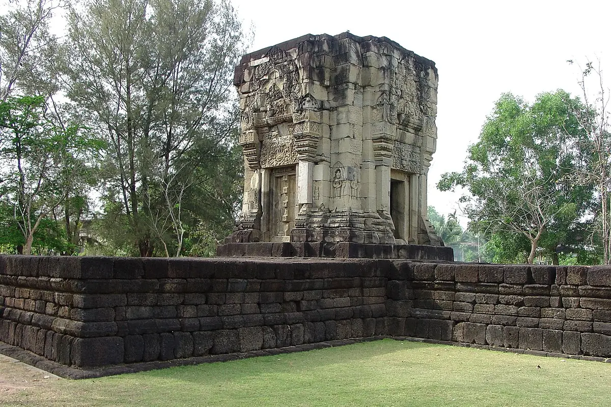 ปราสาทบ้านพลวง จังหวัดสุรินทร์