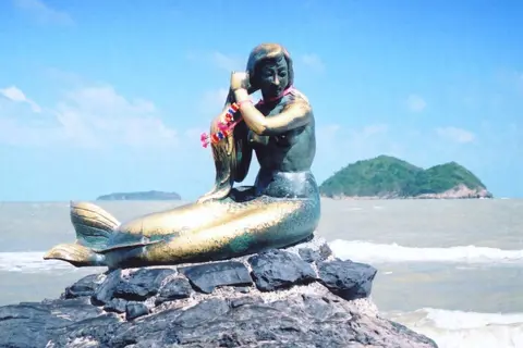 หาดสมิหลา (นางเงือก) จังหวัดสงขลา