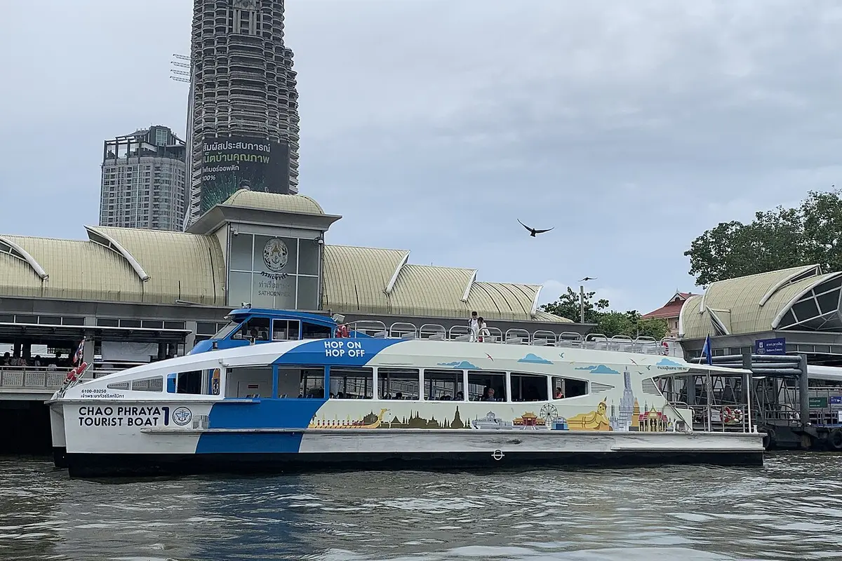 ท่าเรือสาทร จังหวัดกรุงเทพมหานคร