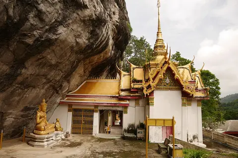 วัดพระพุทธฉาย จังหวัดสระบุรี