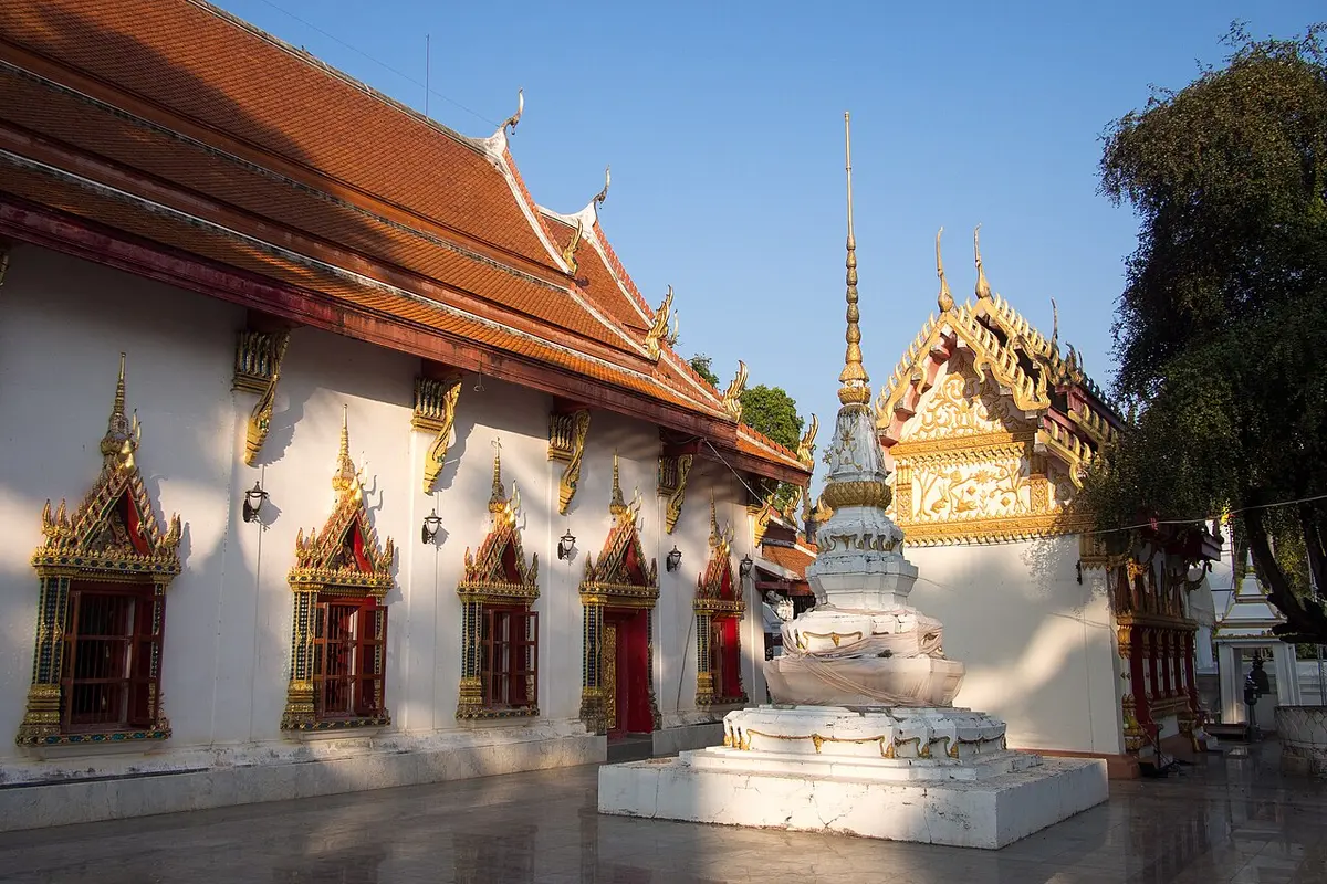 วัดพระแท่นศิลาอาสน์ จังหวัดอุตรดิตถ์
