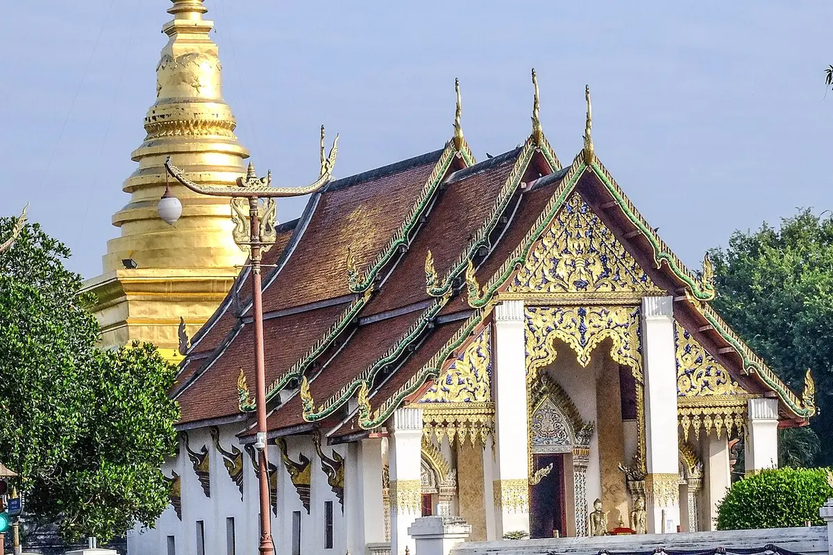 วัดพระธาตุช้างค้ำวรวิหาร จังหวัดน่าน