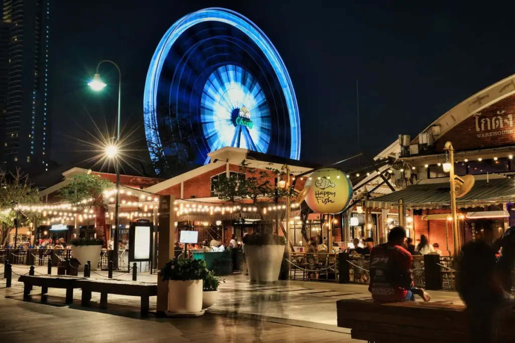 เอเชียทีค ตลาดริมแม่น้ำเจ้าพระยา นั่งเรือจากท่าสาทรได้