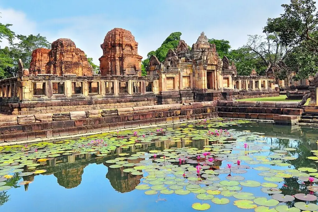 ปราสาทเมืองต่ำและบารายรอบปราสาท