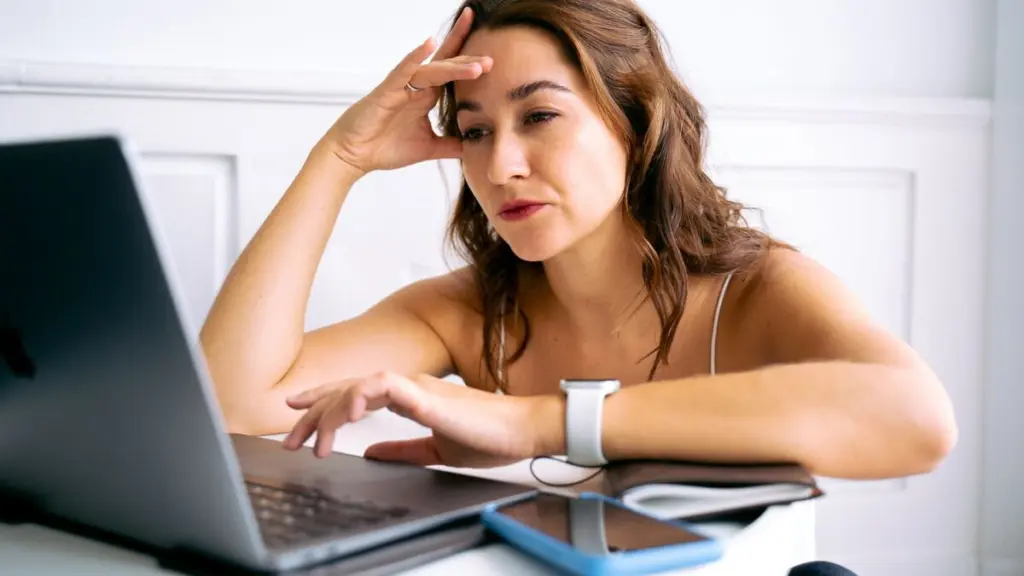 ตาล้าจากจอคอมและมือถือ อาการ Computer Vision Syndrome กฎ 20-20-20 ตั้งค่าจออย่างไร และเมื่อไรควรพบจักษุแพทย์