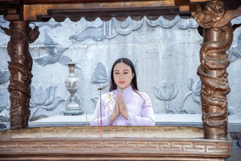 อธิษฐานและตั้งคำถามให้ชัดก่อนเขย่ากระบอก