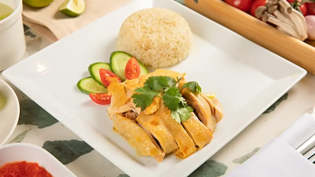 ข้าวมันไก่ สูตรหม้อหุงข้าว ข้าวหอมมัน ไก่นุ่ม พร้อมน้ำจิ้มเต้าเจี้ยวและซุปฟัก
