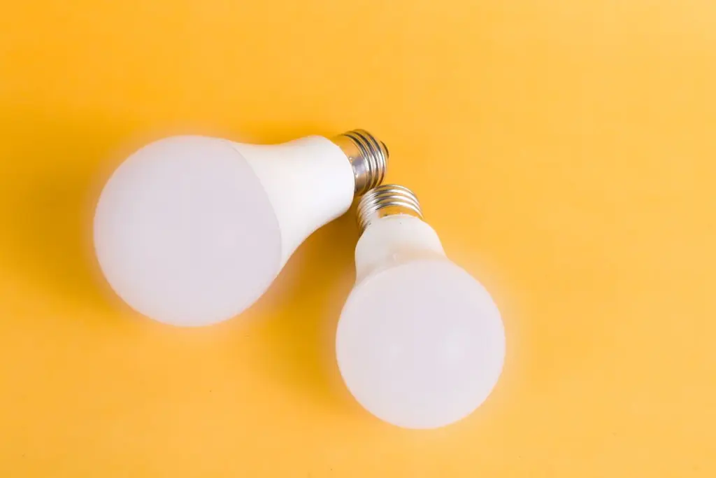 เปลี่ยนเป็นหลอด LED ช่วยลดค่าไฟได้ทันที