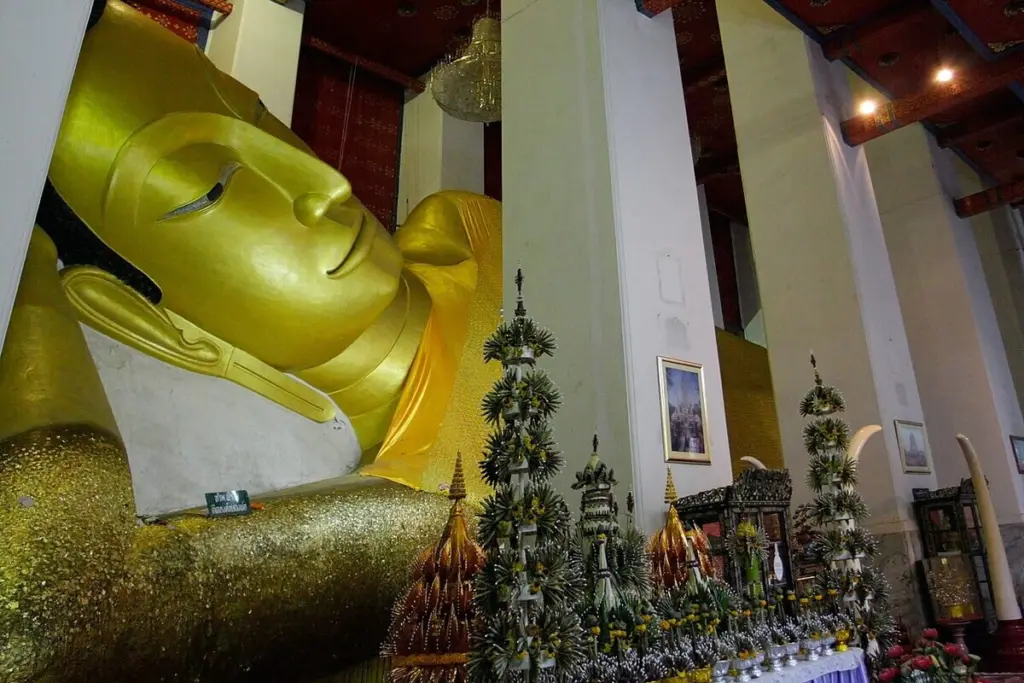 พระพุทธไสยาสน์ วัดพระนอนจักรสีห์วรวิหาร