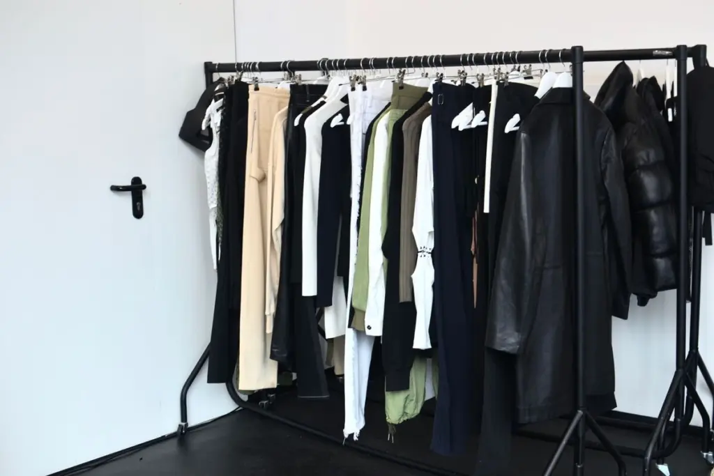 เลี่ยงสีกาลกิณีในเสื้อผ้าและของที่ใช้ในวันสำคัญ
