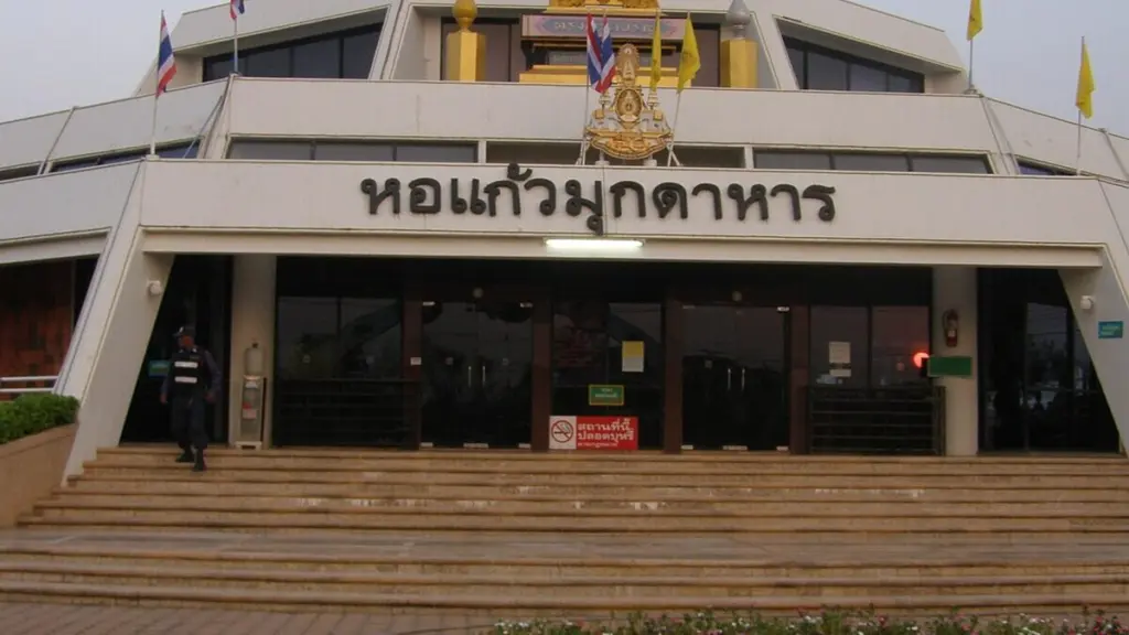 เที่ยวมุกดาหาร 3 ที่ หอแก้วมุกดาหาร ตลาดอินโดจีน อุทยานแห่งชาติภูผาเทิบ ริมโขง